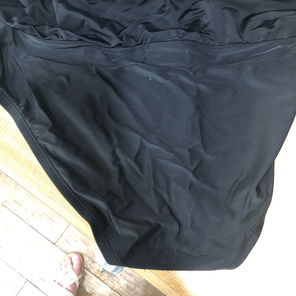 Swimsuit tankini with 2 pairs of bottoms. - Picture 9 of 11